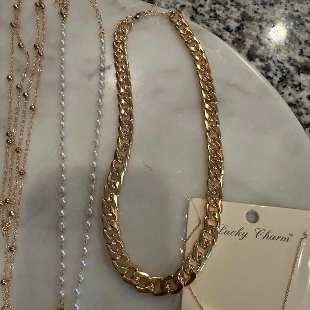 8 Piece Costume Jewelry Bundle NEW - Picture 4 of 10